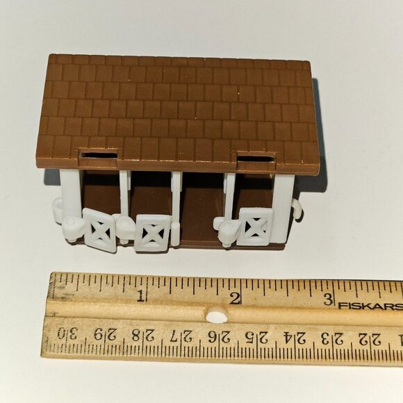 VTG 1995 Funrise Horse Stable White Brown Toy BUILDING ONLY Small 2.75" READ - Picture 1 of 8